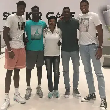 Bucks Giannis Antetokounmpo Welcomes Son Father For The First Time