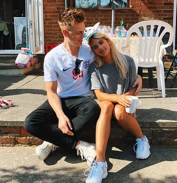 Thrashing Gay Rumors Caspar Lee Is Dating His New Model Girlfriend And They Are Cute