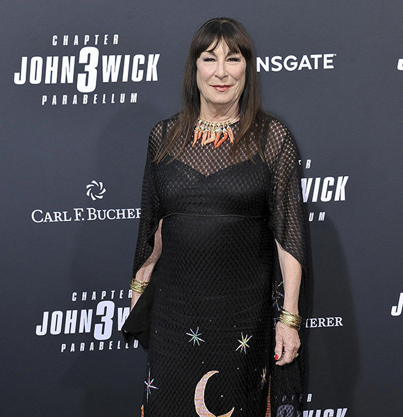 Anjelica Huston Husband, Net Worth, Relationship