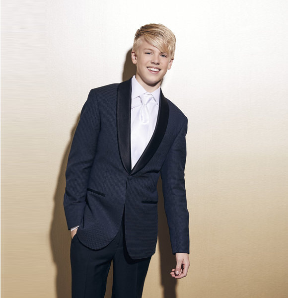 Who is carson lueders girlfriend