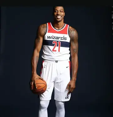 Is Dwight Howard Married Details On Girlfriend Gay Children