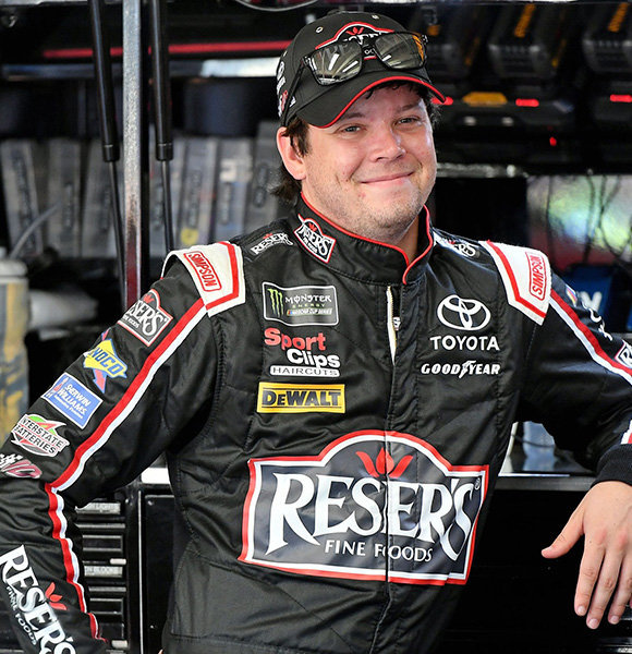 Erik Jones Girlfriend, Married, Parents, Family