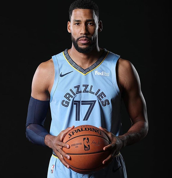 Garrett Temple Dating, Wife, Family, College