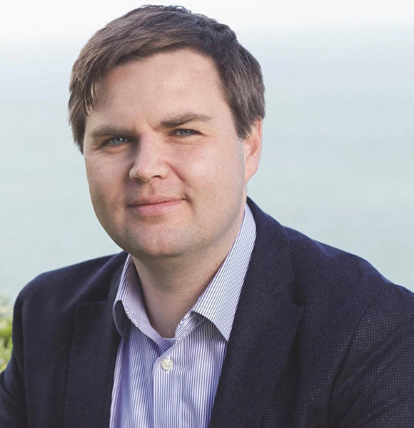 J. D. Vance Adorable Family Photo; Who Is Wife Of 'Hillbilly Elegy' Author?