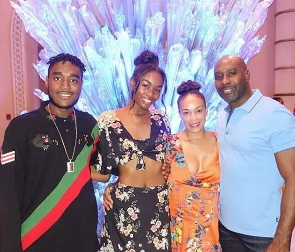 Morris Chestnut Alongside His Partner and Their Kids