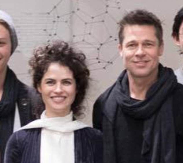 Neri Oxman and Brad Pitt pose for a picture together