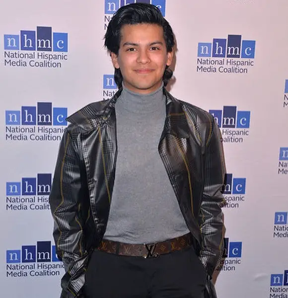 Xolo Mariduena Dating, Girlfriend, Parents, Ethnicity