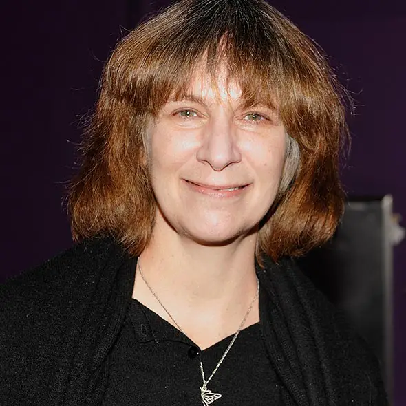 Actress Amanda Plummer: Never Been Married, No Children, Didn't Find Her Perfect Husband?