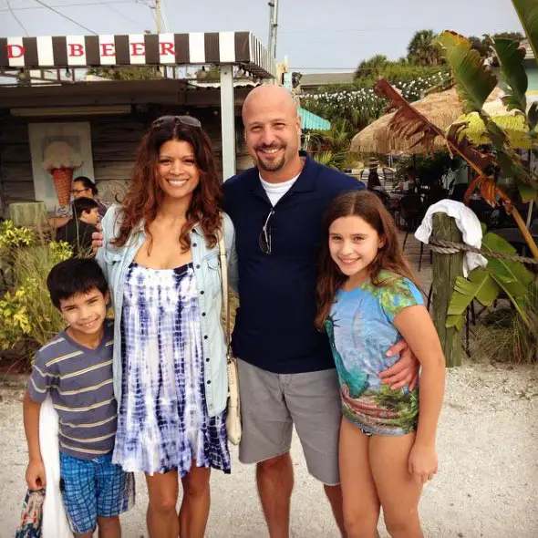 Family Girl, Andrea Navedo, Chilling With Husband and Children in Beach Haven: Married Since 2000