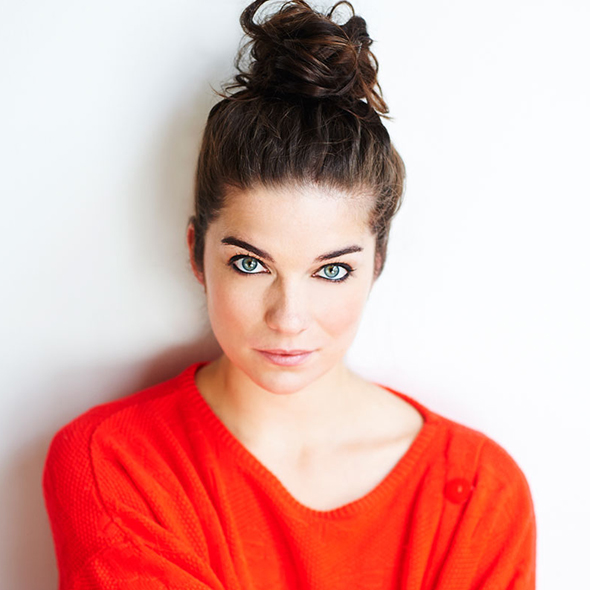 Canadian darling Annie Murphy (@annefrances) is our September