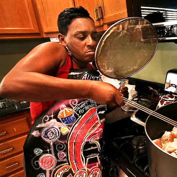 Cooking Sensation Auntie Fee Rushed to the Hospital after an Extensive Heart Attack!