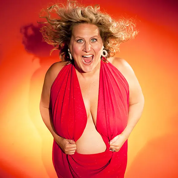 Bridget Everett Talks Plus Size Beauty, Reveals Outlet Tour Dates For Early 2017