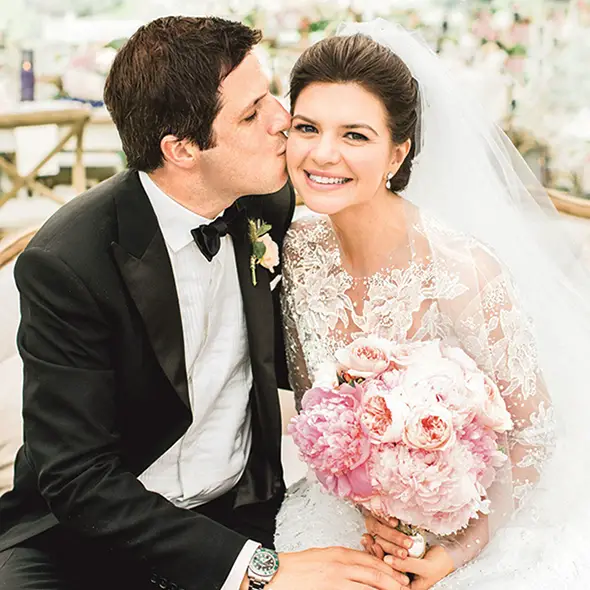 Casey Wilson And Her Spectacular Wedding With Film Maker Husband; Weight Loss Caused Trouble In Perfect Life?