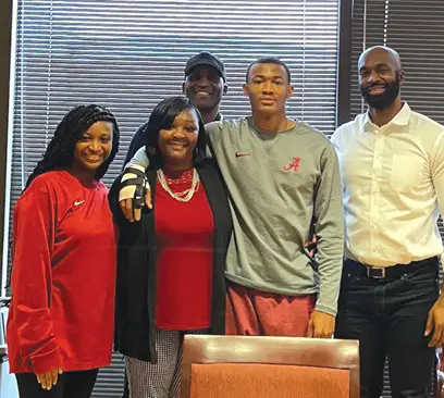 Devonta Smith's Girlfriend (left) Alongside his Mom 