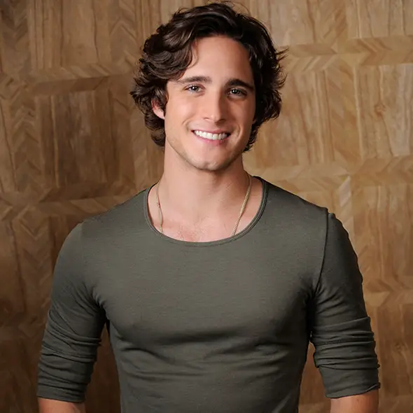 Does Diego Boneta Really Have A Mexican Girlfriend Or Did The Dating Affair Never Started? 