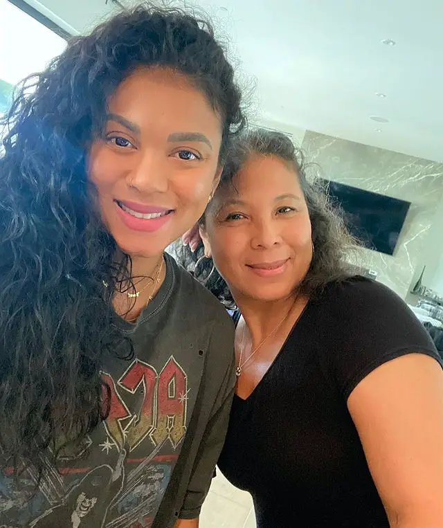 Eniko Hart With Her Mother