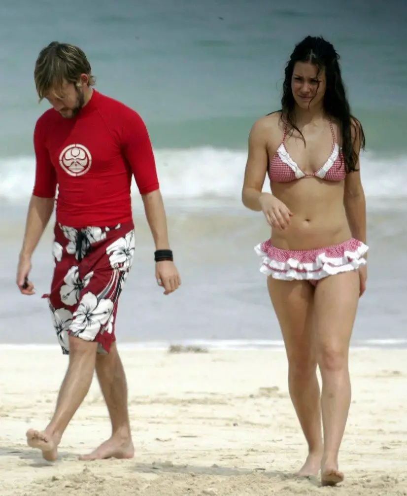 Evangeline Lilly And Dominic Monaghan Spotted in a Beach
