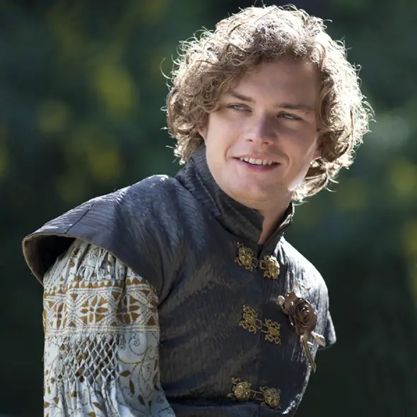 Finn Jones Questioned To Be A Gay After His Gay Role In Game Of Thrones But What About Girlfriend and Dating?