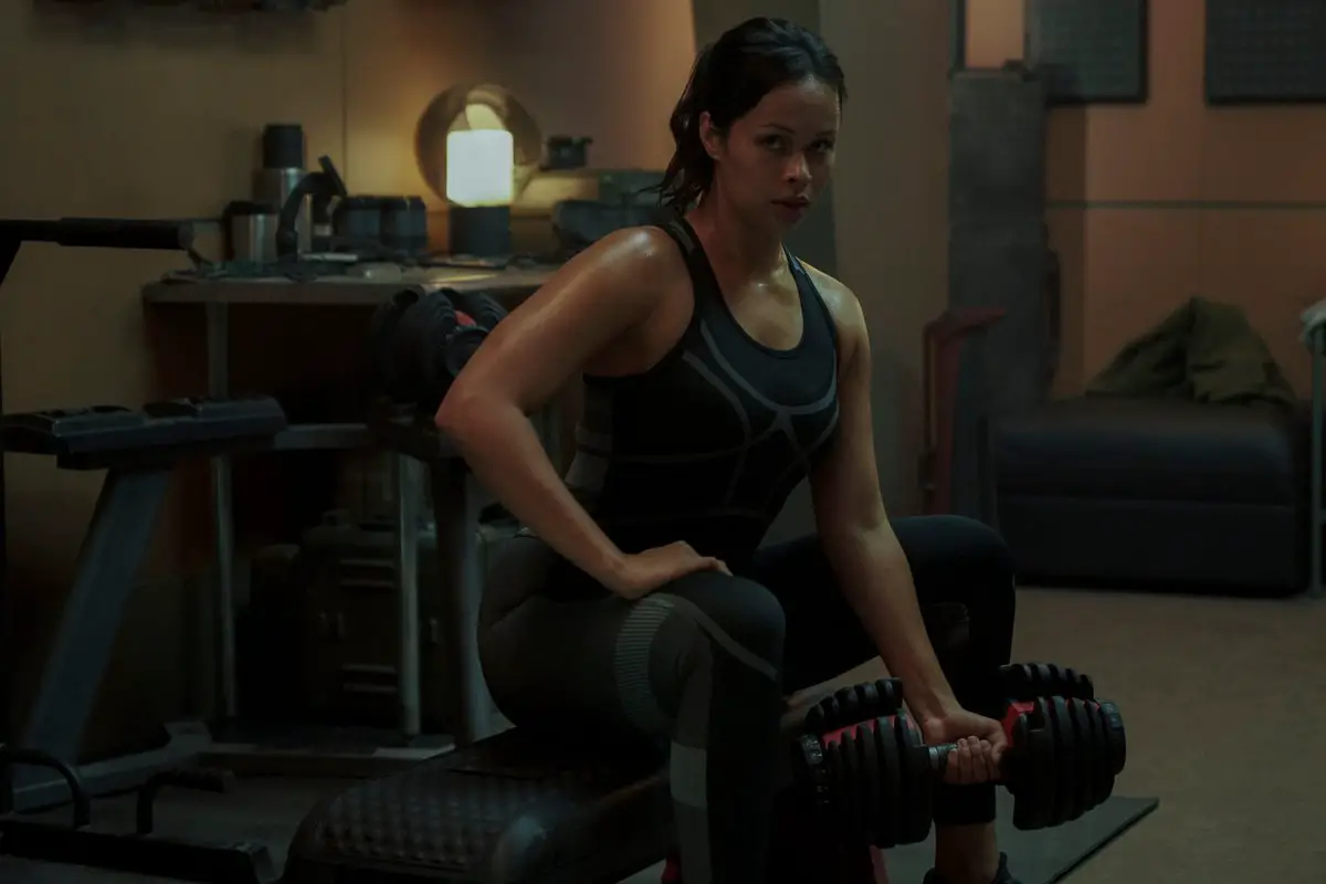 Frankie Adams's Physique after Weight Loss in The Expanse