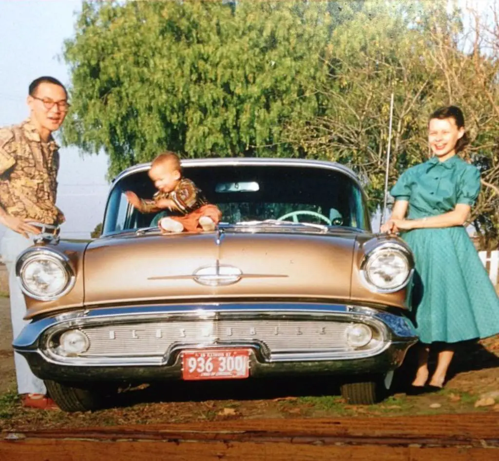 Throwback Picture of Jennifer Tilly with Her Parents 