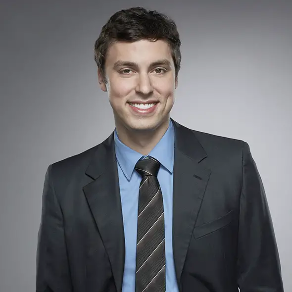 John Francis Daley Is A Rumored Gay Man; Do The Claims Possess Any Truth Or Does He Has A Hidden Girlfriend?