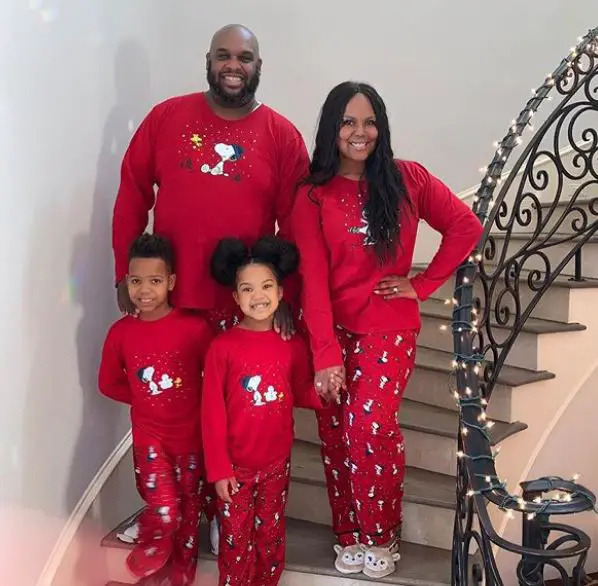 John-Gray-With-Wife-And-Children-2020