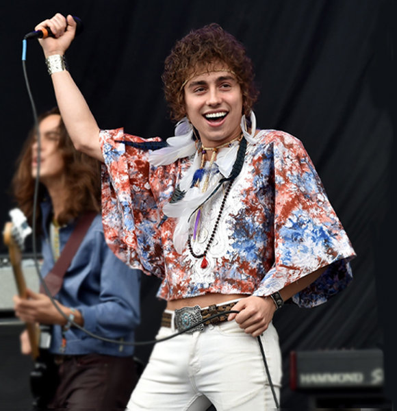 Josh Kiszka Has a Girlfriend? or Is He Gay?