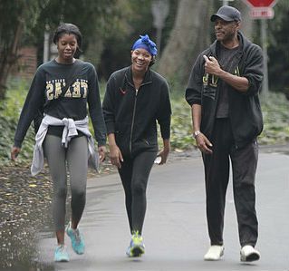 Lawrence Hilton Jacobs With His Daughters 