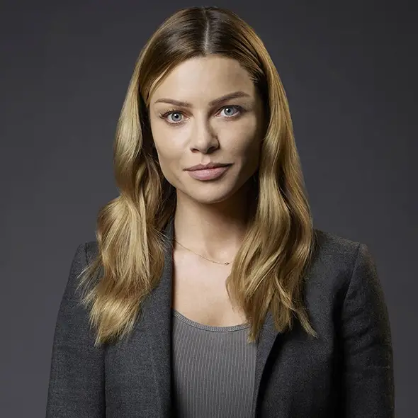 Actress Lauren German Opens Up About Her Lesbian Role On Chicago Fire Her Dating History And