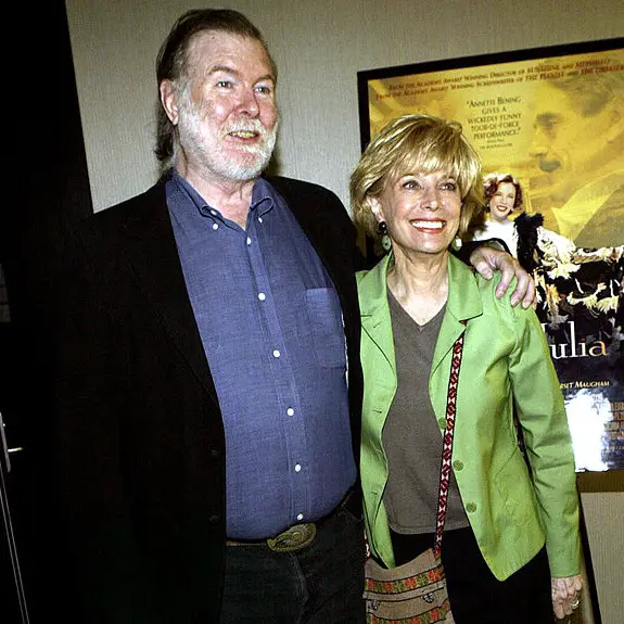 Mixed-Media Marriage of Lesley Stahi With Her Husband, Her Daughter And Cancer Issue