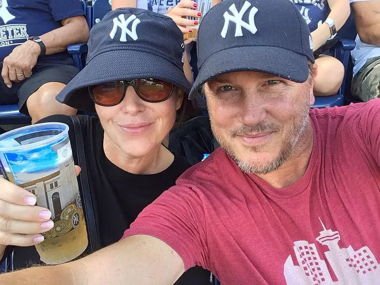 Lochlyn Munro with His Wife