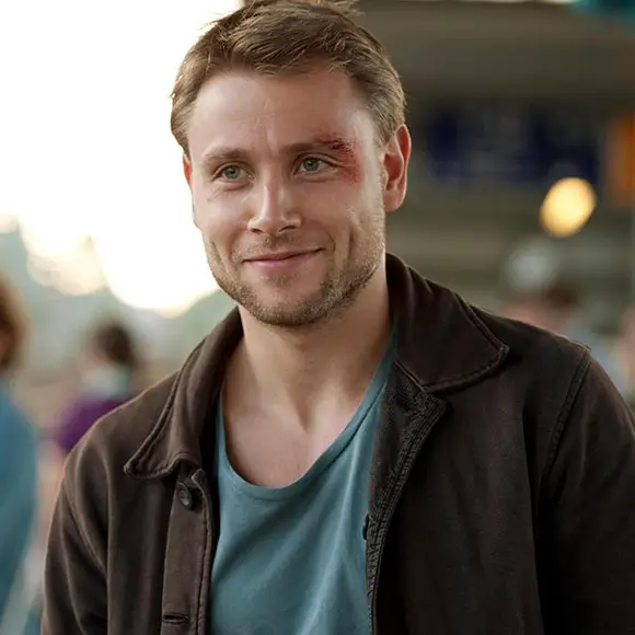 Max Riemelt On A Gay Side? Shared A Kiss With A Guy But Does He Possesses A Girlfriend To Fade Pesky Rumors Away?