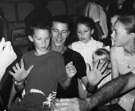 Max Kepler's Family Photo With His Father, Mother And Sister 