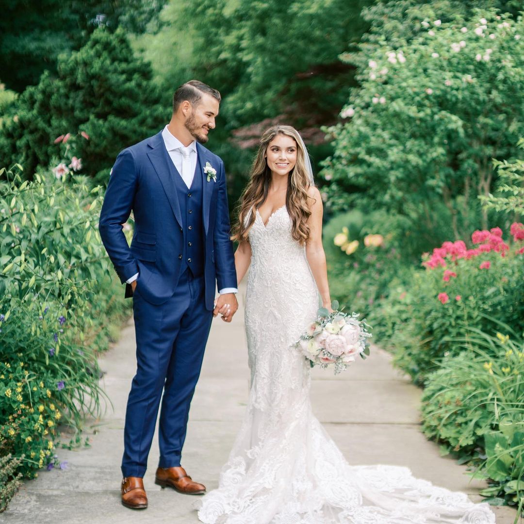 Mitchell Trubisky and his wife posing for their wedding photoshoot