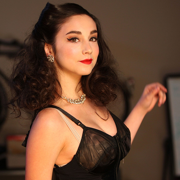 White Ethnicity Actress Molly Ephraim: Never Been Married, Soon-to-be-Husband Or Dating a Boyfriend? 
