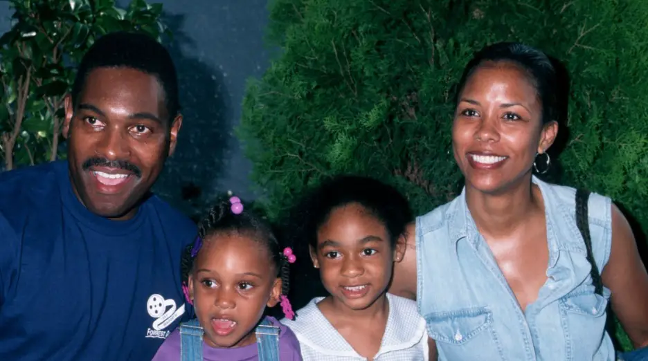 Mykelti Williamson with wife and children