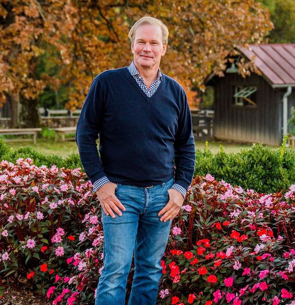 Debunking All about P. Allen Smith's Wife & Gay Speculations