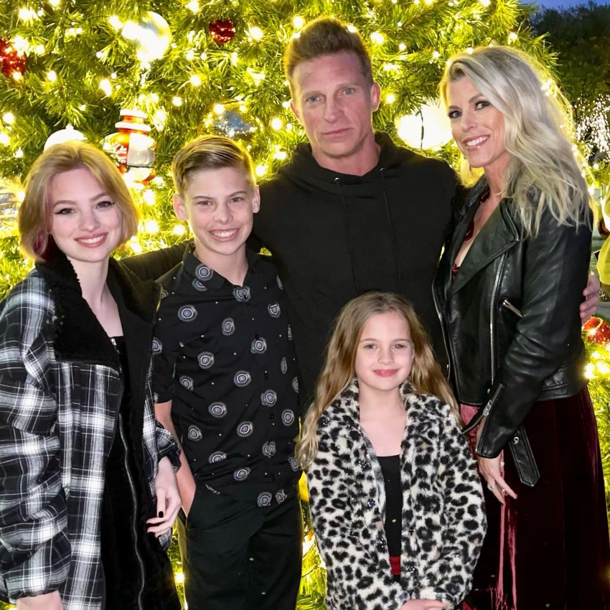 Steve Burton With His Wife and Kids