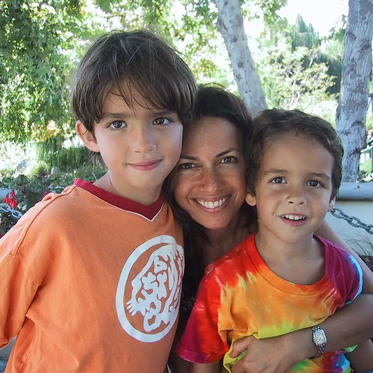 Susanna Hoffs With Her Children