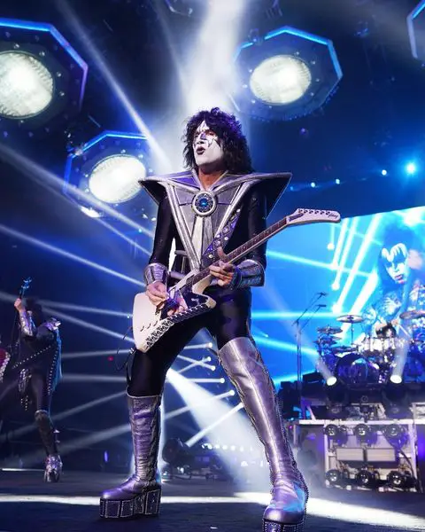 Tommy Thayer on A Tour