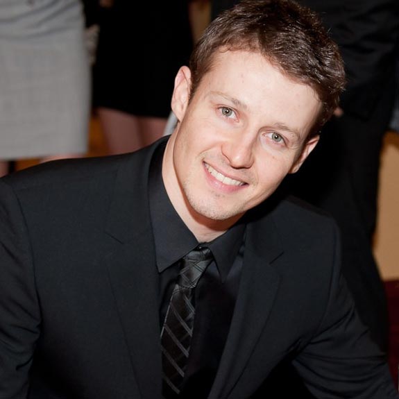 American Actor Will Estes' Net Worth Info, Girlfriend & Dating History: Secretly Married? Gay Rumors