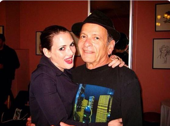 Winona Ryder alongside her father