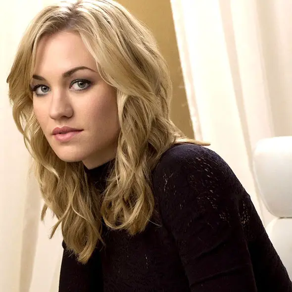 Actress Yvonne Strahovski's Dating History, Husband And Baby 