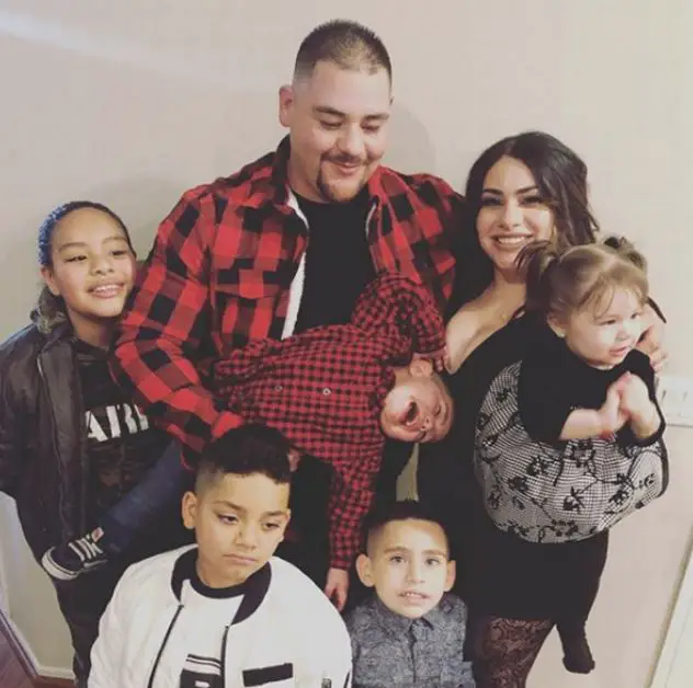 Andy Ruiz with his wife and kids