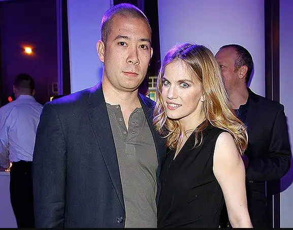 Anna Chlumsky with her husband 