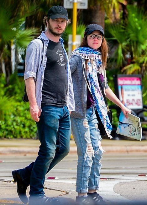 Anna Kendrick takes a stroll with ex-boyfriendÃ‚Â Ben Richardson on 11th July 2018 in Miami