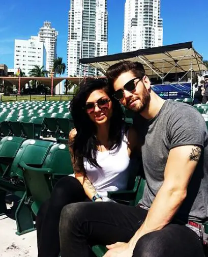 Casey Deidrick embraces girlfriend Jahan Yousaf in March 2015 ( Photo: Case...