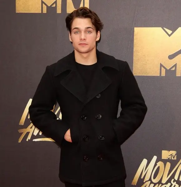 Is Dylan Sprayberry A Gayman Or Has A List Of Girlfriend To Fade Away Rumors?