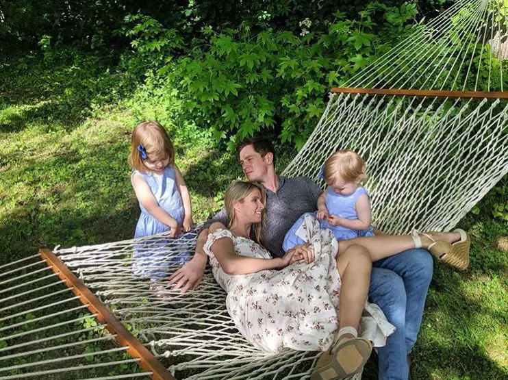 James-Rothschild-With-Wife-And-Daughters-2020