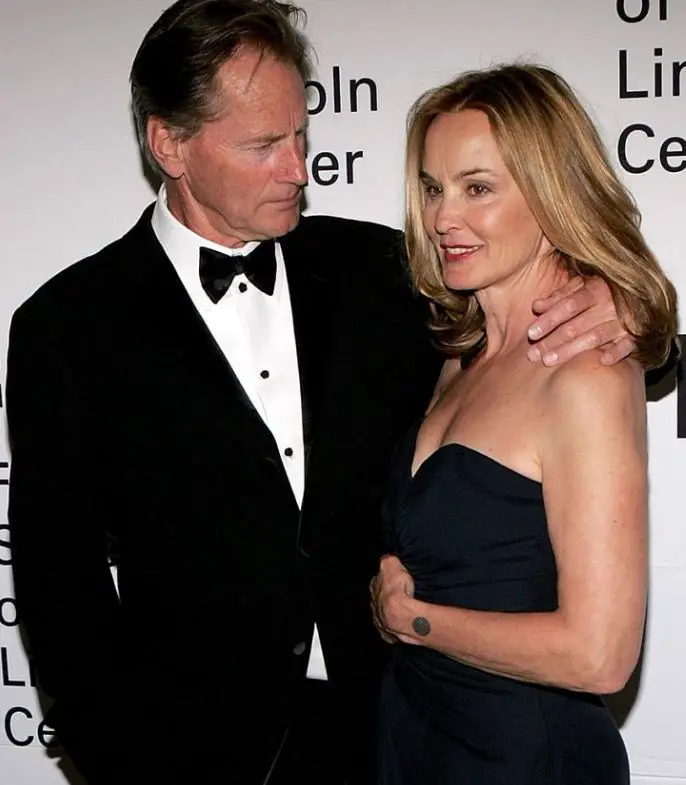 details-on-jessica-lange-s-married-life-dating-daughter-net-worth